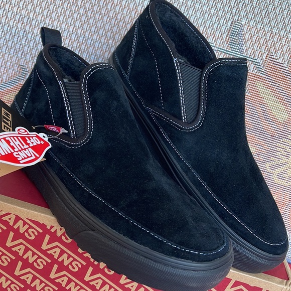 Vans WMNS Mid Slip Mte-1
Black/Black/Suede
VN0A5KQS426
 boots - sneakers - Picture 10 of 16